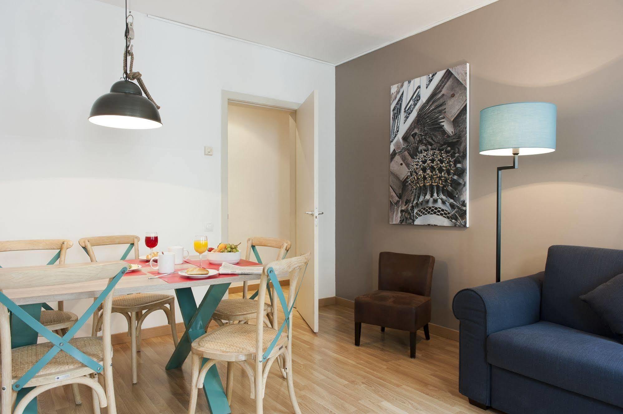Mh Apartments Ramblas Barcelona Exteriér fotografie